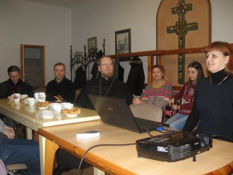 Молодёжное братство при Покровском соборе пообщалось с директором ГБО Антониной Мисюкевич и паломником Юрием Жилинским