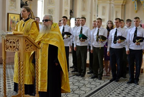 Свято-Покровский кафедральный собор Гродно, молебен, кадеты-выпускники