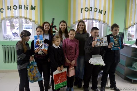 Свято-Покровский кафедральный собор Гродно, молодежное братство, акция "Письмо Святителю Николаю" Свято-Покровский кафедральный собор Гродно, молодежное братство, акция "Письмо Святителю Николаю"