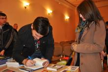 Актавая зала Свята-Пакроўскага сабора (Гародня, вул. Акадэмічная, 2) Прэзентацыя паэтычнага зборніка Наталлi Русецкай «Каштаны ў кішэнях». Актавая зала Свята-Пакроўскага сабора (Гародня, вул. Акадэмічная, 2) Прэзентацыя паэтычнага зборніка Наталлi Русецкай «Каштаны ў кішэнях».