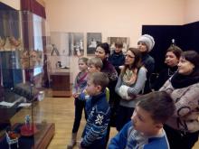 13 декабря учащиеся воскресной школы посетили выставку « В ожидании Рождественского чуда» в "Гродненском государственном музее истории религии". 13 декабря учащиеся воскресной школы посетили выставку « В ожидании Рождественского чуда» в "Гродненском государственном музее истории религии".