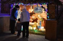 «Предпразднуем, людие, Христово Рождество…» - у входа в Свято-Покровский собор установлен вертеп «Предпразднуем, людие, Христово Рождество…» - у входа в Свято-Покровский собор установлен вертеп