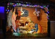 «Предпразднуем, людие, Христово Рождество…» - у входа в Свято-Покровский собор установлен вертеп «Предпразднуем, людие, Христово Рождество…» - у входа в Свято-Покровский собор установлен вертеп