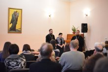 «Христианские отношения в супружестве»: гостями в клубе православного общения при Покровском соборе были протоиерей Павел Сердюк и матушка Вероника Владимировна