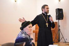 «Христианские отношения в супружестве»: гостями в клубе православного общения при Покровском соборе были протоиерей Павел Сердюк и матушка Вероника Владимировна