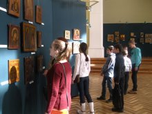 Воспитанники иконописной студии "Покров" посетили выставку "Христианская икона" 