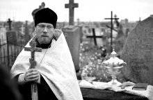 Паніхіда на магіле маці Максіма Багдановіча, 125-годдзе паэта