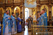 У дзень яўлення іконы Божай Маці ў Казані архіепіскап Арцемій узначаліў служэнне Боскай літургіі ў кафедральным саборы Гродно